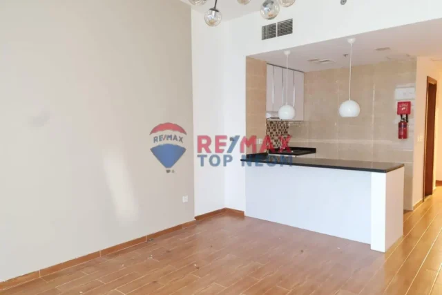 ELEGANTLY | MODERN LIVING | GREAT AMENITIES